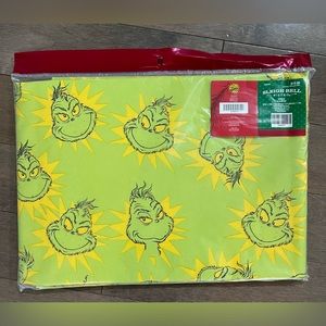 How The Grinch Stole Christmas Dr. Seuss Green 52" x 70" Table Cloth - NWT